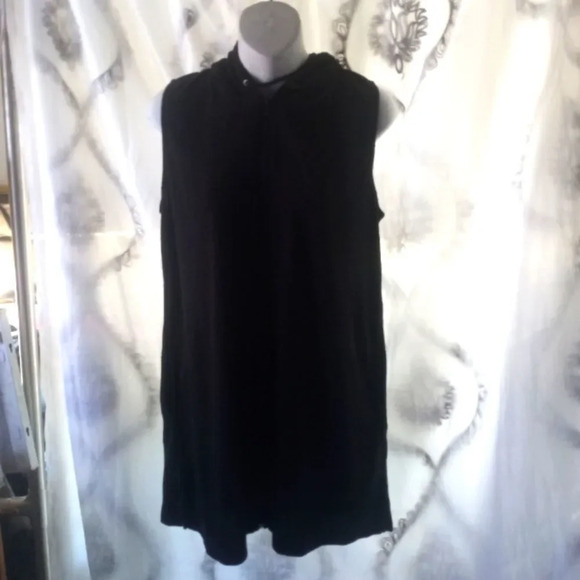 Catalina Swimwear size small. (Box 13) - Picture 1 of 4